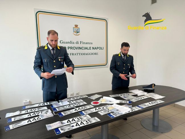Napoli - Sequestro di targhe polacche, denunciato il titolare di un'agenzia  di pratiche auto | StabiaChannel.it - Libera Informazione